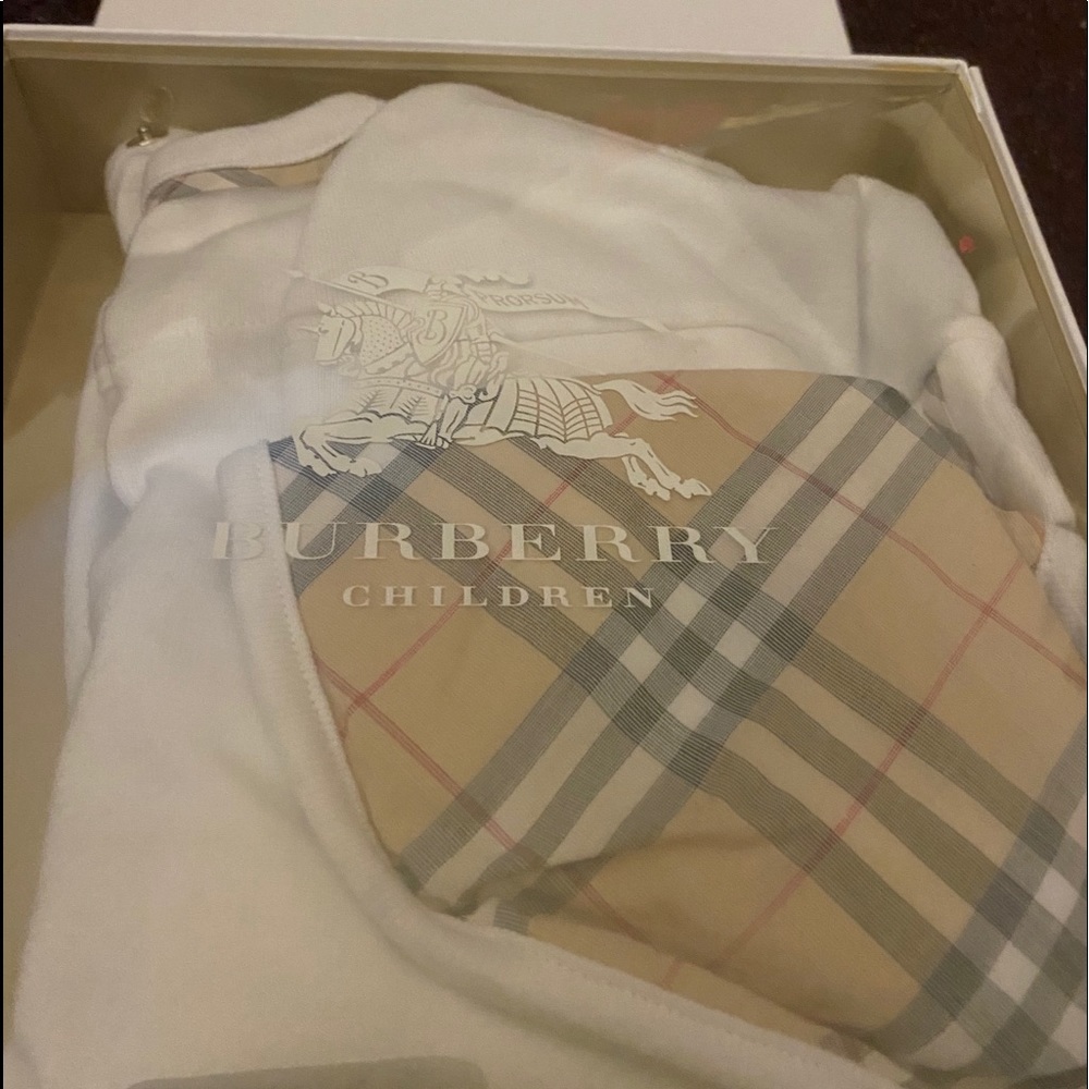 Baby Burberry set